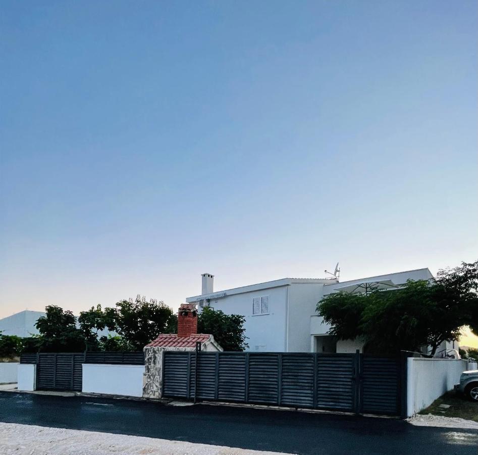 נין Sandy Apartment מראה חיצוני תמונה